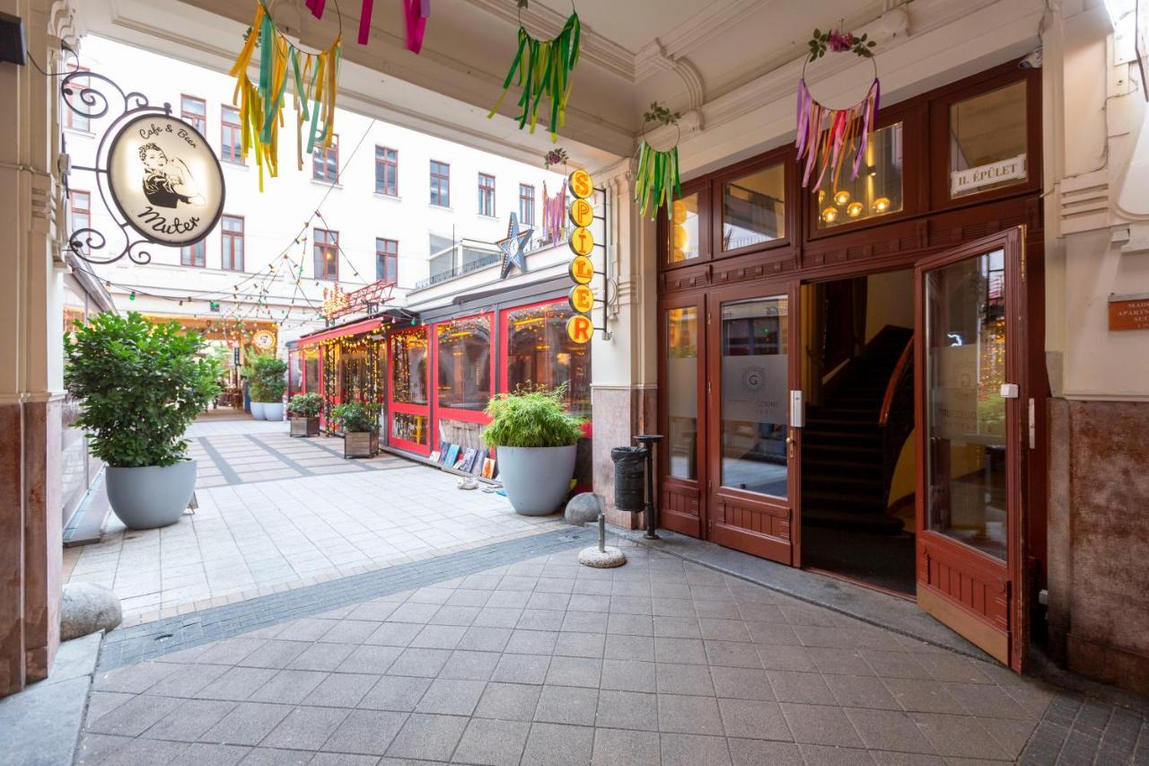 Downtown Cozy In The Gozsdu Garden Apartment
