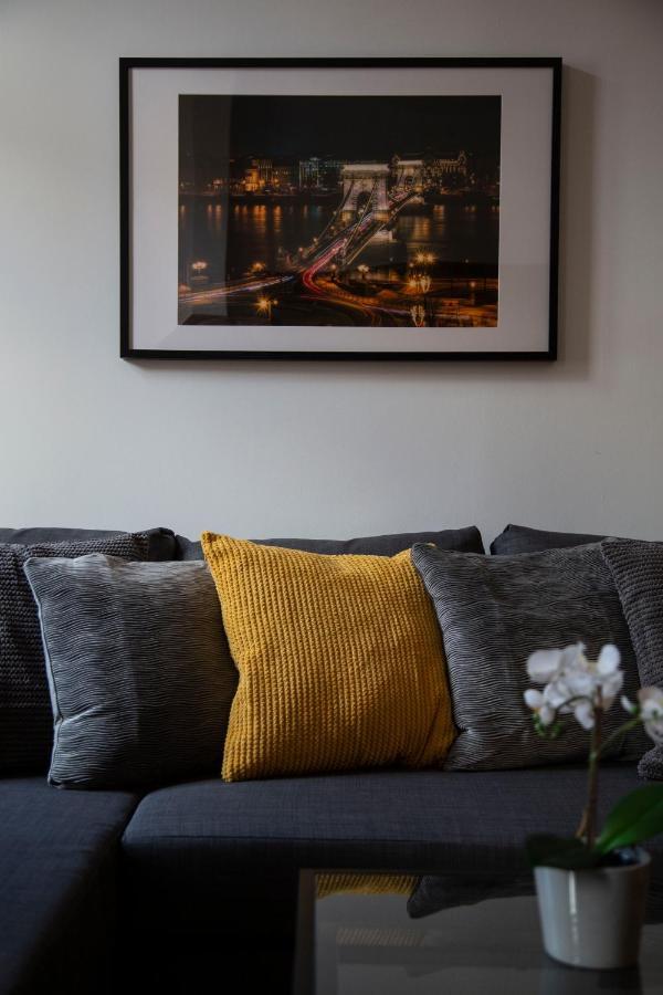 Downtown Cozy In The Gozsdu Garden Apartment